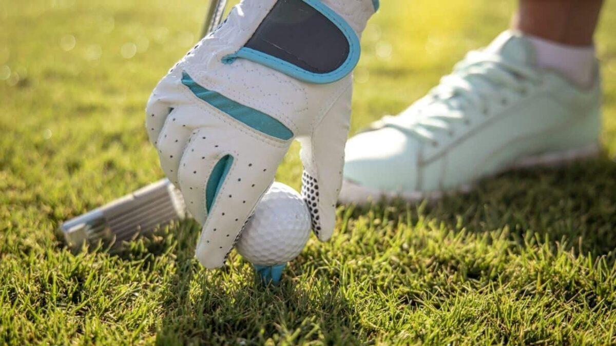 how to keep golf gloves from getting crusty